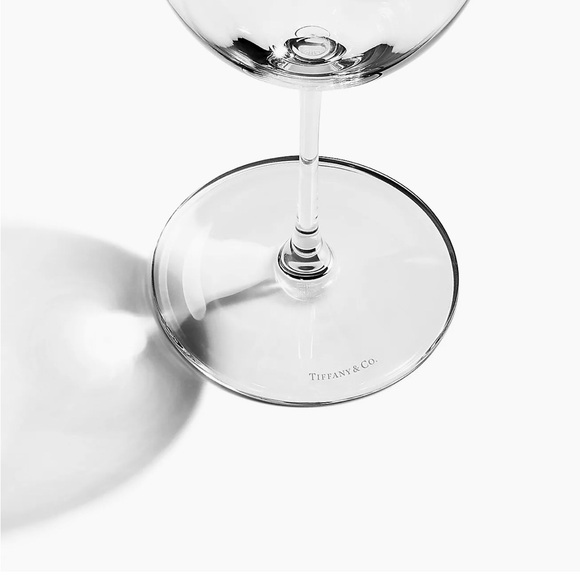 Tiffany and co.,White Wine Glasses
in Crystal Glass, Set of Two - Picture 2 of 4